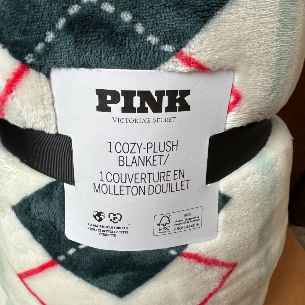 NWT PINK Victoria's Secret Argyle Cozy Plush Blanket 50" x 60" - Picture 2 of 7